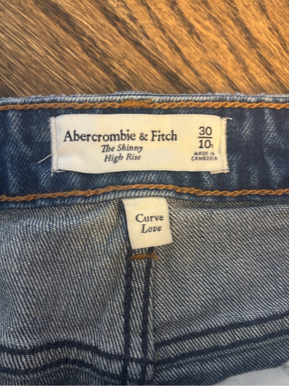 Abercrombie & Fitch The Skinny High-Rise Button-Fly Curve Love Jeans - 30 / 10R - Picture 2 of 3